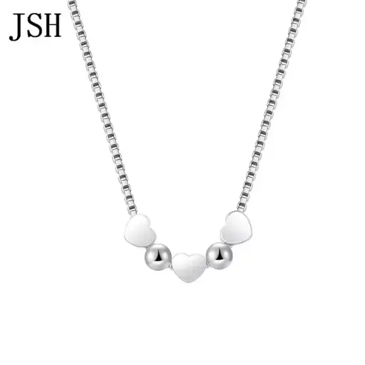 Collar de plata con forma de corazón